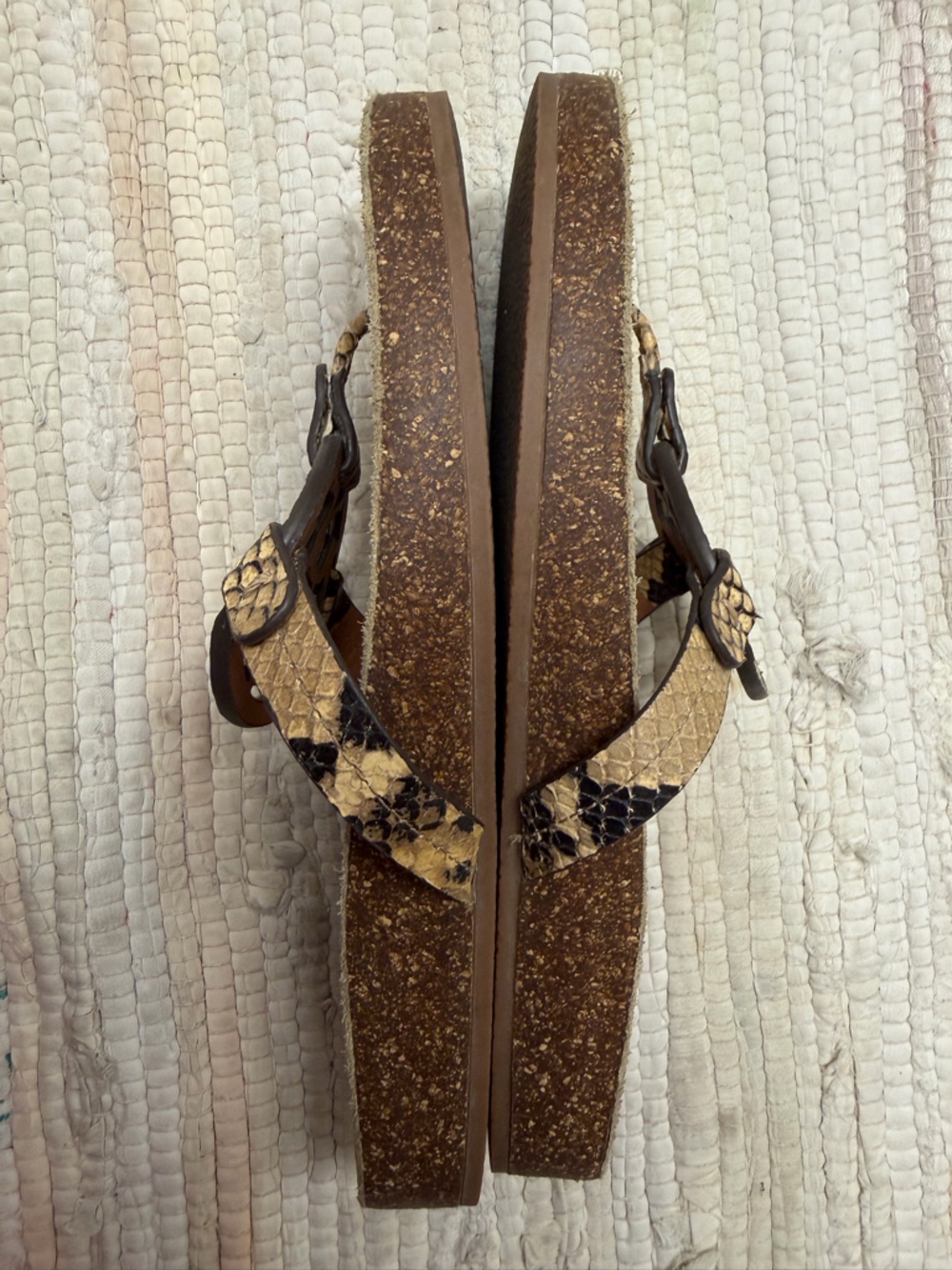 Tory Burch Miller Cloud Sandals Snake Print Thong Sandals Pale Desert Size 8.5 - Picture 6 of 7
